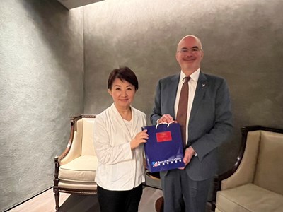 盧市長與美國在台協會(AIT)處長谷立言(Raymond Greene)