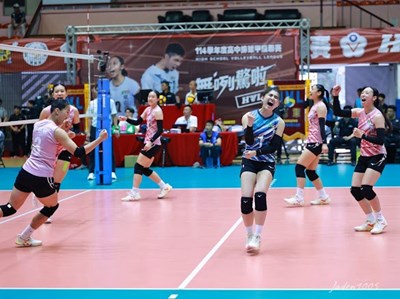 東山高中女排得分開心吶喊（照片來源：玉智恆）_0_0