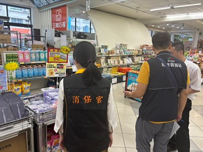 主動稽查喝止哄抬！ 中市府啟動市售塑膠袋聯合稽查