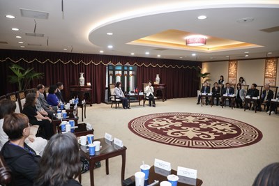 全美台灣同鄉聯誼會會長張錦娟率領一行23位僑領貴賓拜會