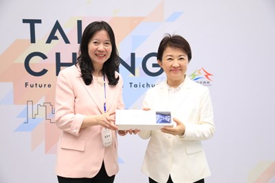 盧市長致贈禮品