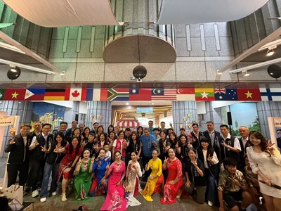 零食控快衝！中市新住民藝文中心「世界零食展」開展 ，一站解鎖全球特色風味