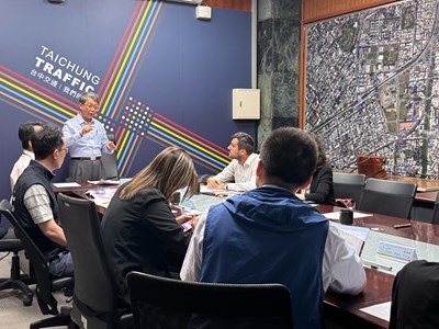 法國在台協會商務處拜訪中市交通局，雙方就智慧停車領域進行技術交流