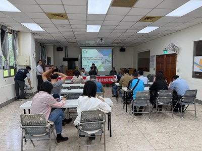 向民眾說明計畫內容