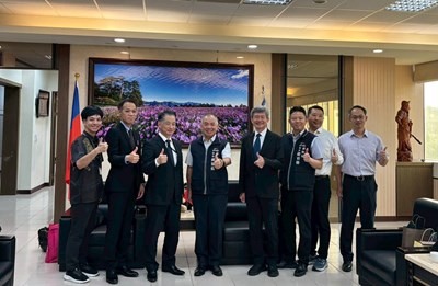 沖繩縣知事公室及石垣市消防本部今(28)日拜會臺中市消防局