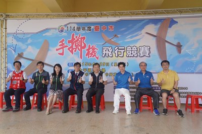 郭副局長、科長及各校校長到場關心指導