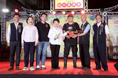 社口萬興宮近三百年香火護佑神岡  盧市長贈匾「德佑澤被」感謝守護鄉里