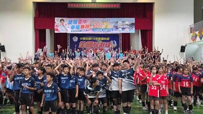 全國躲避球錦標賽台中熱血開打，287朵康乃馨傳遞母親節溫情