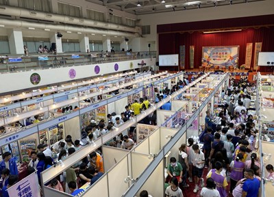 各國中與高中展現技藝教育實施成果，現場氣氛熱絡。