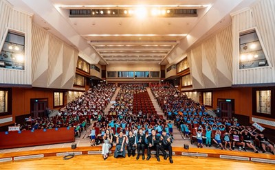 Voco Novo爵諾人聲樂團與師生合影