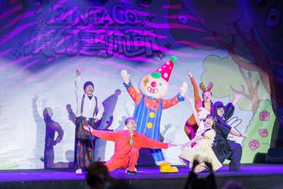 屯區藝文中心「粽藝屯區響端午」系列活動，「天馬戲創作劇團」以魔術、呼拉圈及晃管打造充滿童趣的馬戲親子劇