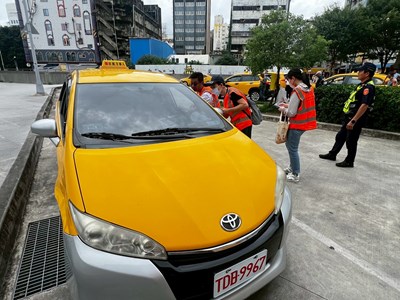 端午連假為民眾返鄉外出旅遊高峰，市府持續稽查計程車營業秩序維護民眾權益
