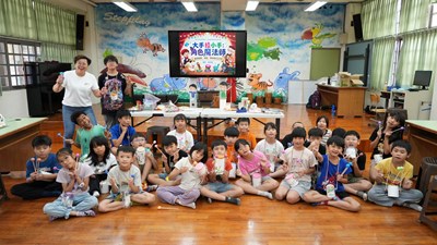 「戲劇詮釋力－角色魔法師」藝術體驗課程-師生合照
