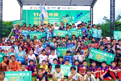 114學年度小學生足球賽在朝馬足球場進行國小男生、國小女生高年級組全國總決賽