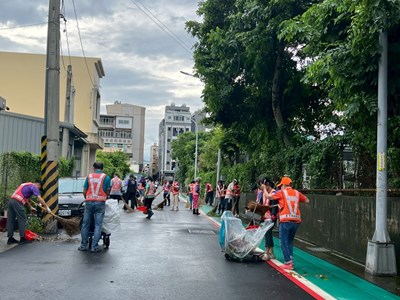 巴威颱風遠離！中市各區公所動員逾500人投入災後復原，迅速排除災情守護市民家園
