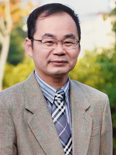 太平區車籠埔國小退休校長張明鴻