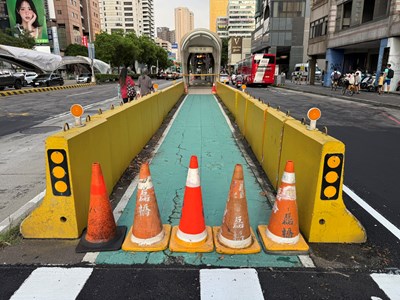 優化公車專用道科博館站（東行）出口二（美村路側）先封閉