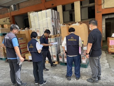 市府今（3）日會同中央前往福懋及福壽兩家公司執行監督銷毀作業