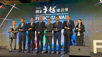 北屯巨蛋二期好宅榮獲卓越獎合照