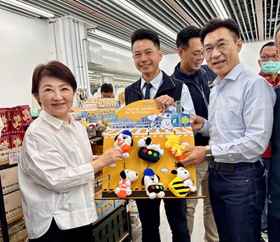 台中首發交通主題限量史努比玩偶引發熱潮