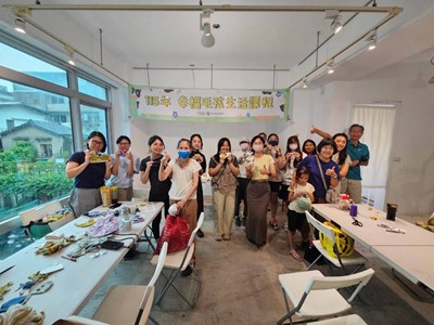 臺中市動保處再生布偶手縫課，用舊衣縫出永續陪伴