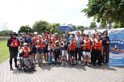 「2026年臺中市身心障礙輕艇體驗營」於豐原葫蘆墩公園正式開訓。