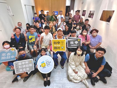 (首圖)台中拍講堂導演蘇達【怎麼可能？就真的有可能！】大合照