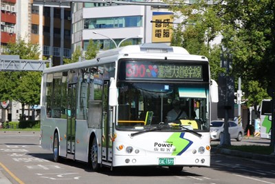綠色運輸車隊再擴大 中市新增37輛電動公車