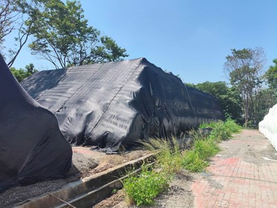 大里掩埋場-一般廢棄物分選打包物(黑網覆蓋雙重保護)