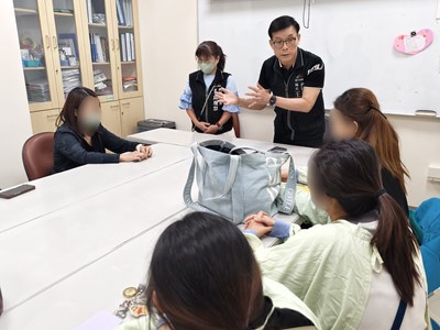 西區區長王瑞嘉代表市府慰問家屬