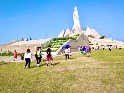 大安港媽祖文化園區週末人潮滿滿