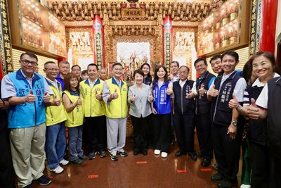 玉旨奉天宮深耕太平行善濟世　盧市長贈匾「護國佑民」感謝護佑鄉里