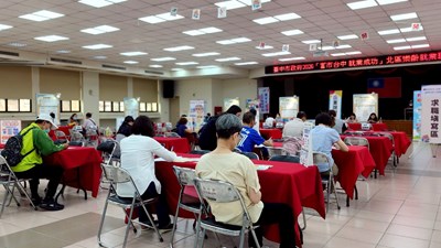 民眾踴躍參加徵才活動