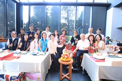 重陽歡聚幸福滿堂！盧市長探訪大雅百歲奶奶祝福「松柏長青」