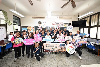 (主照)運動局長游志祥親赴桃園為臺中隊選手加油打氣，並宣傳116年全國原住民族運動會，熱情邀請全國好手明年齊聚臺中。