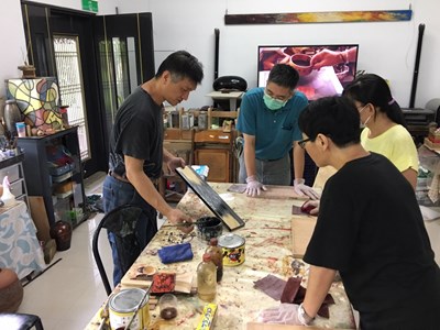 中市勞工大學首開「巧聖技藝傳承專班」 魯班公獎獲選師傅上陣傳藝
