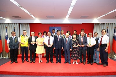 林市長表揚總統獎資深調解委員 感謝無私奉獻