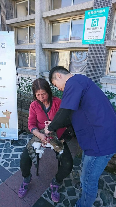 狂犬病防疫不疏漏 動保處深入高山提供免費疫苗注射服務