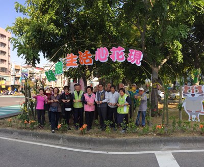 打造花園城市 興大園道佈置台中花卉藝術造景