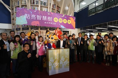 中市圖總館空間改造完成重新啟用 數位創新體驗讓閱讀更方便