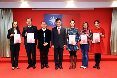 媒合陪出院長照服務 林市長頒獎表揚成績卓越醫院