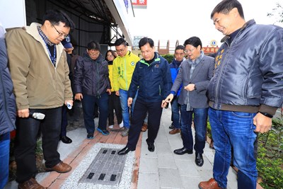 視察豐原圓環南路人行道 林市長肯定盼全面推廣