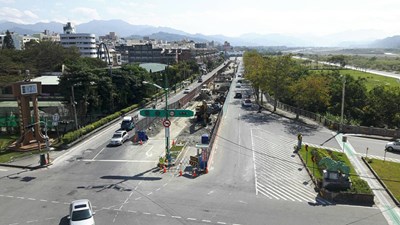 台8線自台3線至正二街口 2月8日晚間封閉施工改善路面