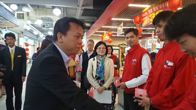中市府聯合中央歲末春安勞檢 愛買中港店違反勞基法將開罰
