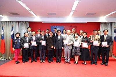 藥事人員投入守護民眾健康 林市長頒獎表揚感謝