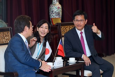 名古屋市議會日台議員連盟會長藤田和秀拜會市長林佳龍,雙方暢談觀光、文化、運動等合作交流。