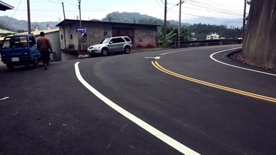 東崎路三、四段施工後照片1