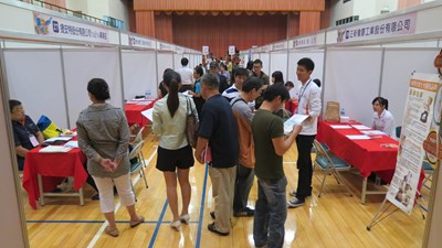 臺中市年度壓軸就業博覽會 今日工作媒合率達42.7%