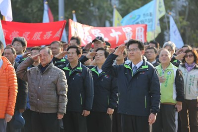 5千多人湧入市府廣場參加升旗典禮 林市長期許2015是臺中行動年