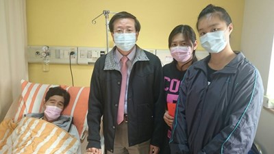 教育局長探視田徑名將古金水病情 將全力提供協助